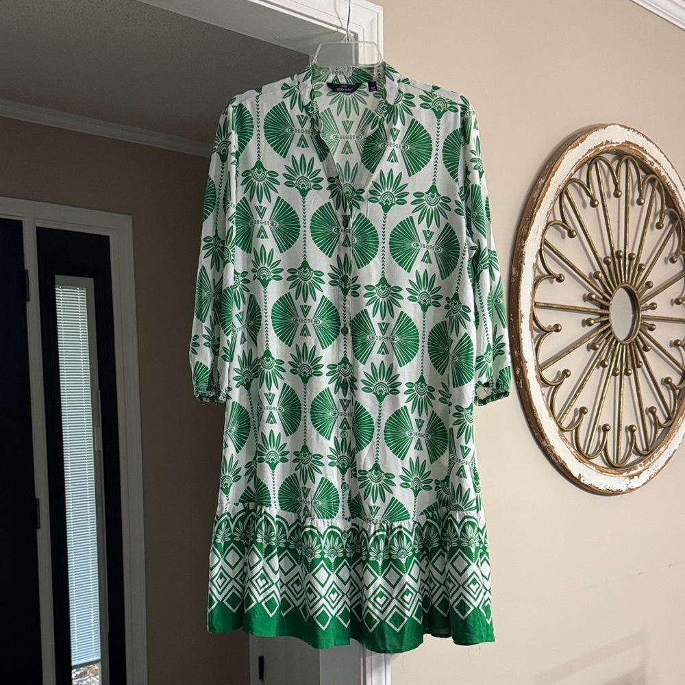 Mlle Gabrielle Green and White 3/4 Sleeve Dress Midi